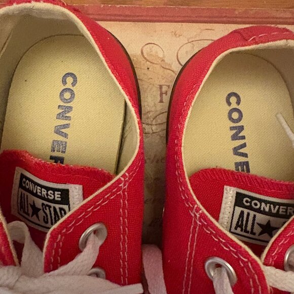 Red Converse Chuck Taylor All Star Low Top Sneakers - Size 6 - Picture 3 of 4